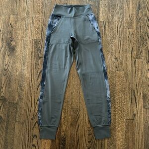 Lululemon joggers
